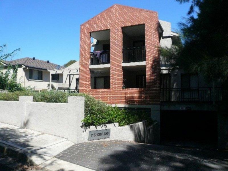 2/7 Shortland Street, Gosford NSW 2250